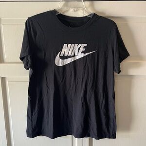 Nike t-shirt sz. L